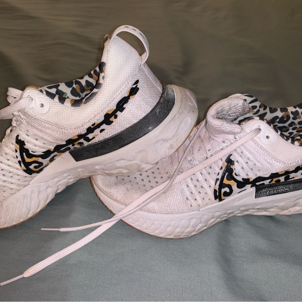 Nike Flynit React Tennis Shoe